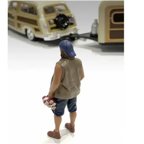 "Campers" Figure 2 for 1/18 Scale Models by American Diorama image {2}