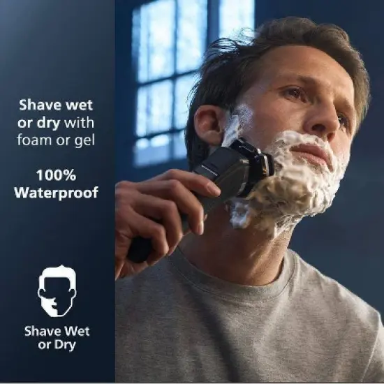Philips Norelco Wet & Dry Men's Rechargeable Electric Shaver 7900 with UV Sanitizing Cube - S7889/91 image {6}
