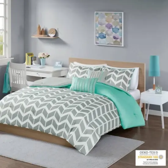 Intelligent Design Darcy Comforter Set Chevron image {7}