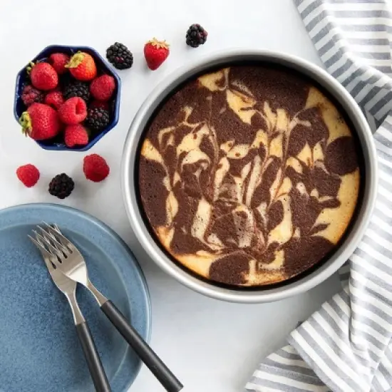 Nordic Ware Brilliant Bakeware 8-Piece Nonstick Pan Set image {5}