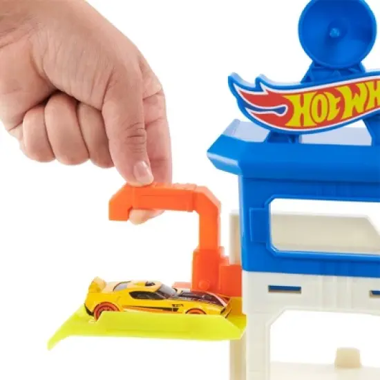 Hot Wheels Attacking Shark Escape Trackset image {2}