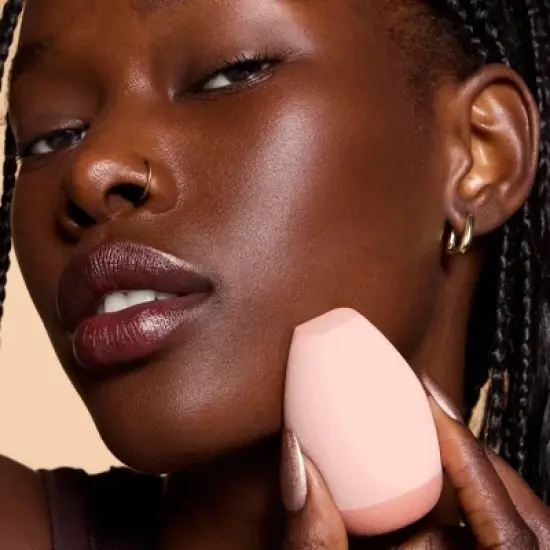 e.l.f. Halo Glow Angled Silicone Face Sponge image {2}