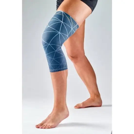 FUTURO Performance Compression Knee Sleeve image {7}