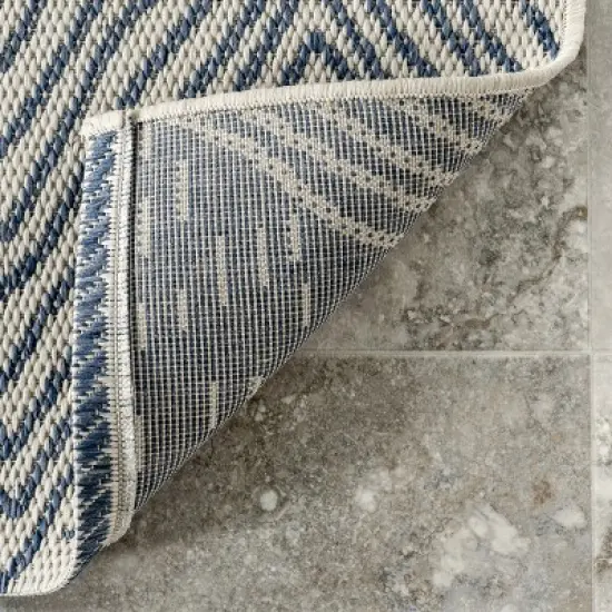 nuLOOM Carina Chevron Waves Indoor/Outdoor Area Rug image {6}