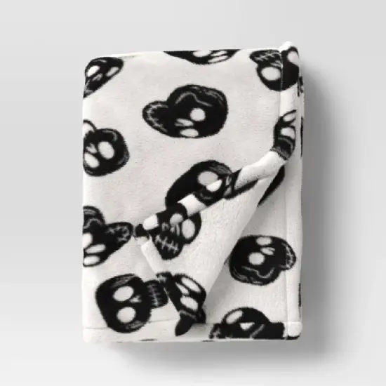 Plush Throw Blanket - Hyde and EEK! Boutique&trade; image {13}