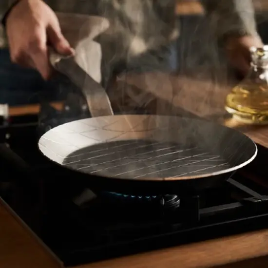 ZWILLING Forged Carbon Steel Fry Pan image {2}