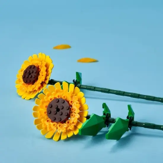 LEGO Sunflowers Building Toy Set 40524 image {2}
