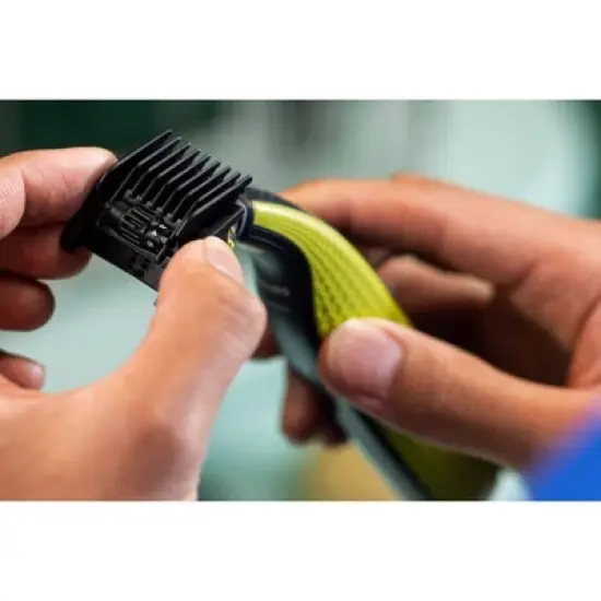 Philips Norelco OneBlade 360 Face Rechargeable Men's Electric Shaver and Trimmer - QP2724/70 image {7}