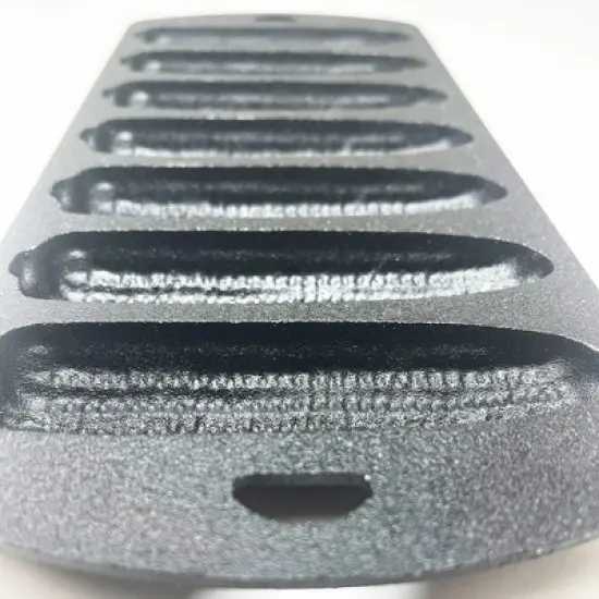 Bayou Classic 12 x 5 Inch Heavy-Duty Oven Safe Cast Iron Cornbread Pan w/7 Individual Ears of Corn Baking Molds for Golden Brown Bread w/Crispy Edges image {3}