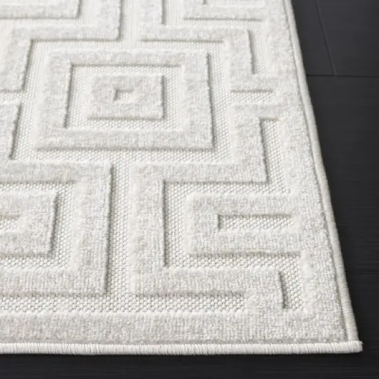 Stella STA138 Power Loomed Indoor/Outdoor Rug - Safavieh image {2}