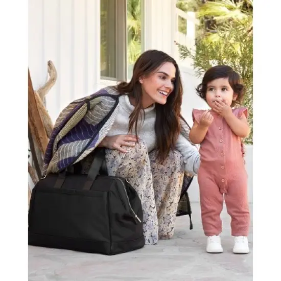 Skip Hop Endless Weekender Diaper Bag image {6}