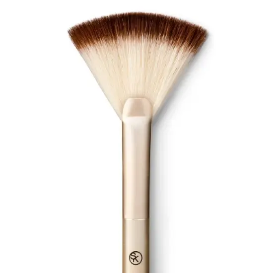 Sonia Kashuk&trade; Essential Highlighting Fan Brush No. 176 image {2}