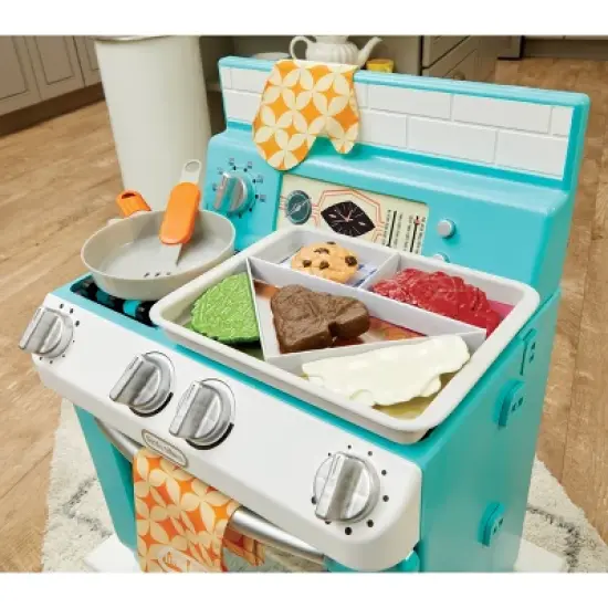 Little Tikes Retro &lsquo;50s Inspired Oven Realistic Pretend Play Kitchen Appliance image {4}