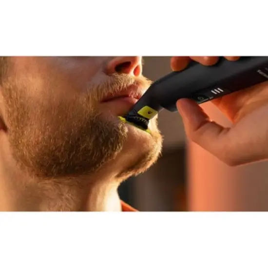 Philips Norelco OneBlade 360 Mid-Pro Rechargeable Men's Electric Shaver and Trimmer - QP6531/70 image {6}