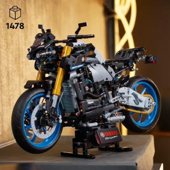 LEGO Technic Yamaha MT-10 SP Building Set 42159 image {5}