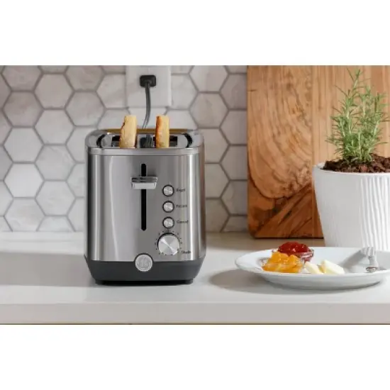 GE Appliances 2-Slice Toaster image {3}