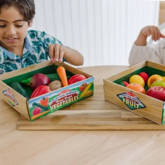 Melissa & Doug Play-Time Produce Fruit (9pc) and Vegetables (7pc) Realistic Play Food image {8}