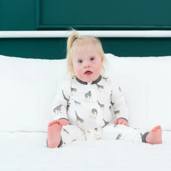 Zippered Romper in Giraffe image {2}