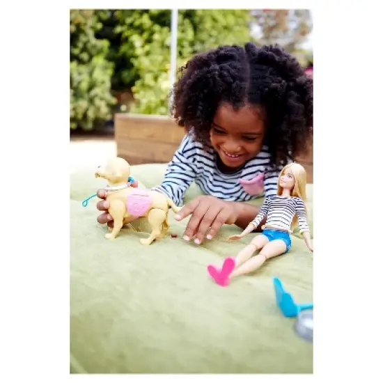 Barbie Walk and Potty Pup Doll and Playset image {9}