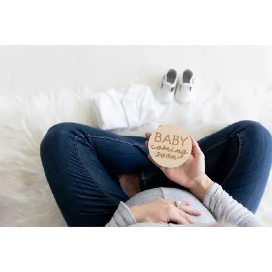 Pearhead Wooden Pregnancy Milestone Photo Props image {4}