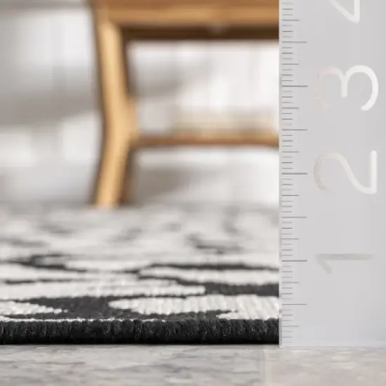 nuLOOM Terenia Leopard Indoor/Outdoor Patio Area Rug image {2}