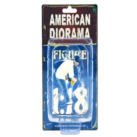 "Weekend Car Show" Figurine VI for 1/18 Scale Models by American Diorama image {2}