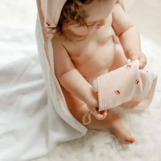 Ely's & Co. Hooded Towel & Washcloth Pink Cherries 2 Pack image {3}