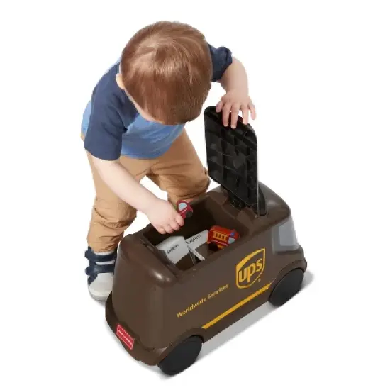 Radio Flyer UPS Delivery Truck Ride-On image {3}