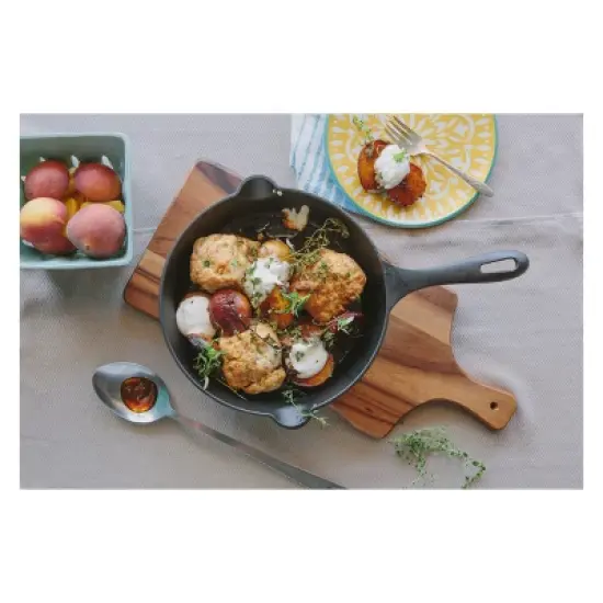 Victoria Seasoned Cast Iron Skillet 8" Black image {8}