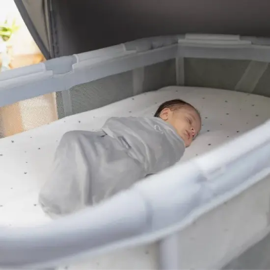 Ingenuity Dream Retreat 3-in-1 Portable Bassinet, Playard and Light Blocking Shade, 0-36 Months - Neutral image {11}