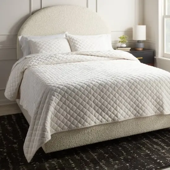 Luxe Diamond Stitch Velvet Quilt - Threshold&trade; image {1}