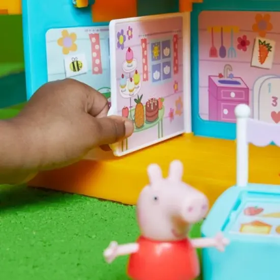 Peppa Pig Peppa's Kids-Only Clubhouse Playset image {6}