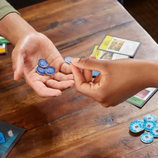 Monopoly: Marvel Studios' Black Panther: Wakanda Forever Game image {8}