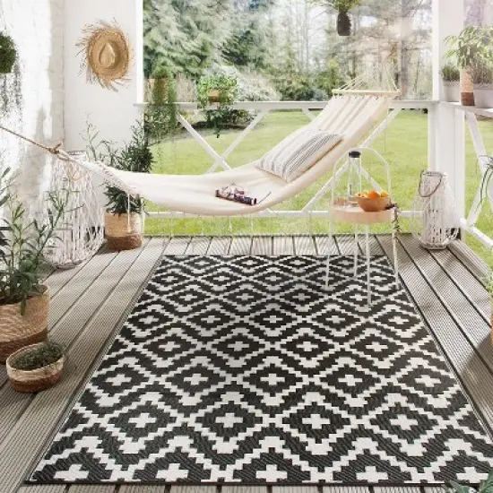 World Rug Gallery Trellis Geometric Reversible Plastic Outdoor Rugs image {7}