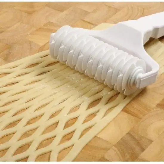 Norpro Pie Top / Pastry Lattice Cutter - Heavy Duty Dough Crust Cutting Roller  1-pack image {2}