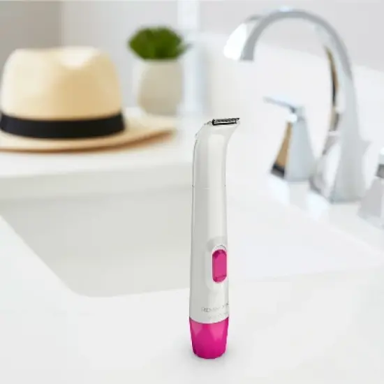 Remington Smooth and Silky Women's Body and Bikini Grooming Kit - WPG4020A image {2}