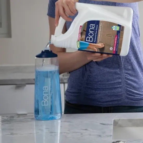 Bona Wood Floor Mop Starter Kit - 1 Spray Mop, 1 Reusable Microfiber Mopping Pad, 1 Refillable Wood Floor Cleaner Liquid image {2}