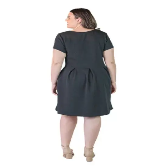 Plus Size Scoop Neck Knee Length Pleated Pocket Dress image {2}
