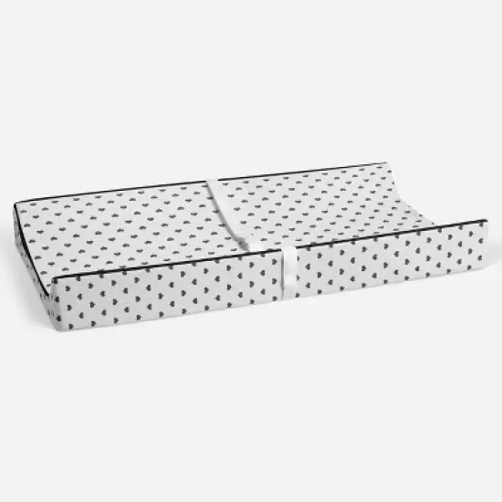 Bacati - Hearts Quilted Muslin Changing Pad Cover Black image {3}