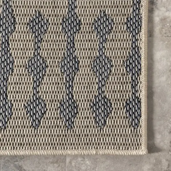 nuLOOM Reina Modern Trellis Indoor/Outdoor Area Rug image {4}