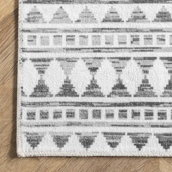 nuLOOM Kira Machine Washable Geometric Area Rug image {4}