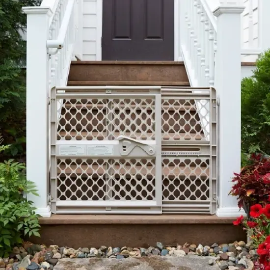 Toddleroo by North States Supergate Select Baby Gate - 26"-42" Wide image {2}