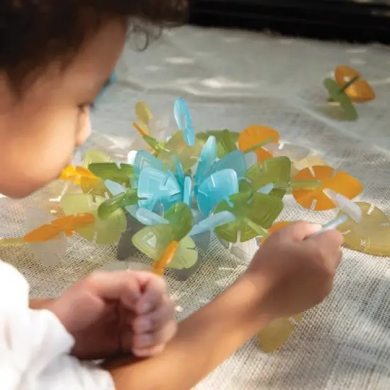 Guidecraft Interlox Leaves - 96 Pieces image {4}