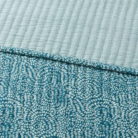 Reversible Matelasse Swirl Quilt - Threshold&trade; image {3}