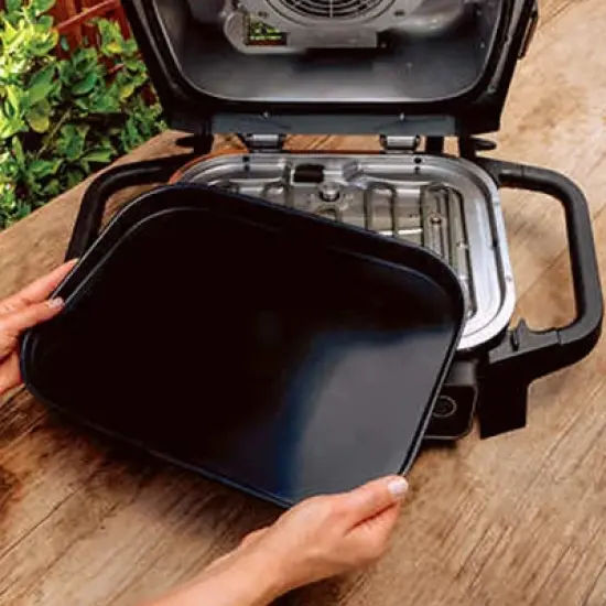 Ninja Woodfire Outdoor Grill and Smoker, Black - Factory Refurbished (OG705CO) image {3}