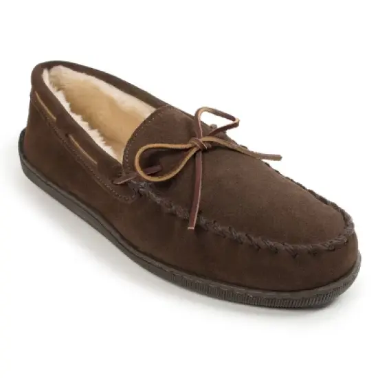 Minnetonka Men's Suede Pile Lined Hardsole Moc Slipper image {8}
