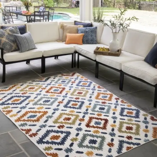 nuLOOM Indoor/Outdoor Transitional Labyrinth Area Rug image {7}