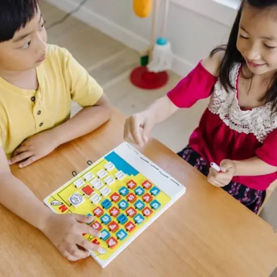 Melissa & Doug Flip to Win Travel Hangman Game - White Board, Dry-Erase Marker: Educational Problem Solving Board Game image {4}