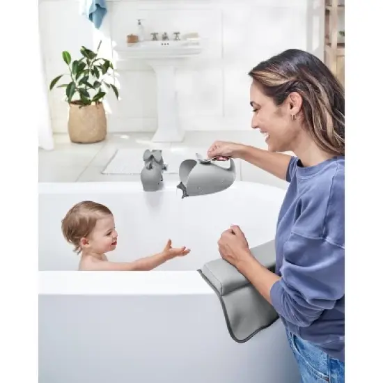 Skip Hop Moby Waterfall Baby Bath Rinser image {8}