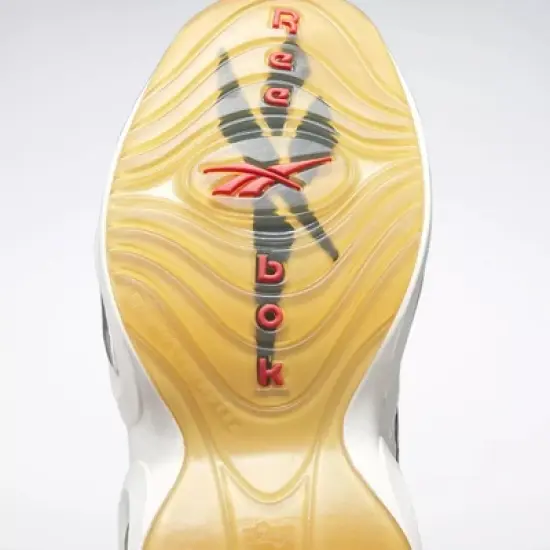 Question Mid Basketball Shoes image {8}